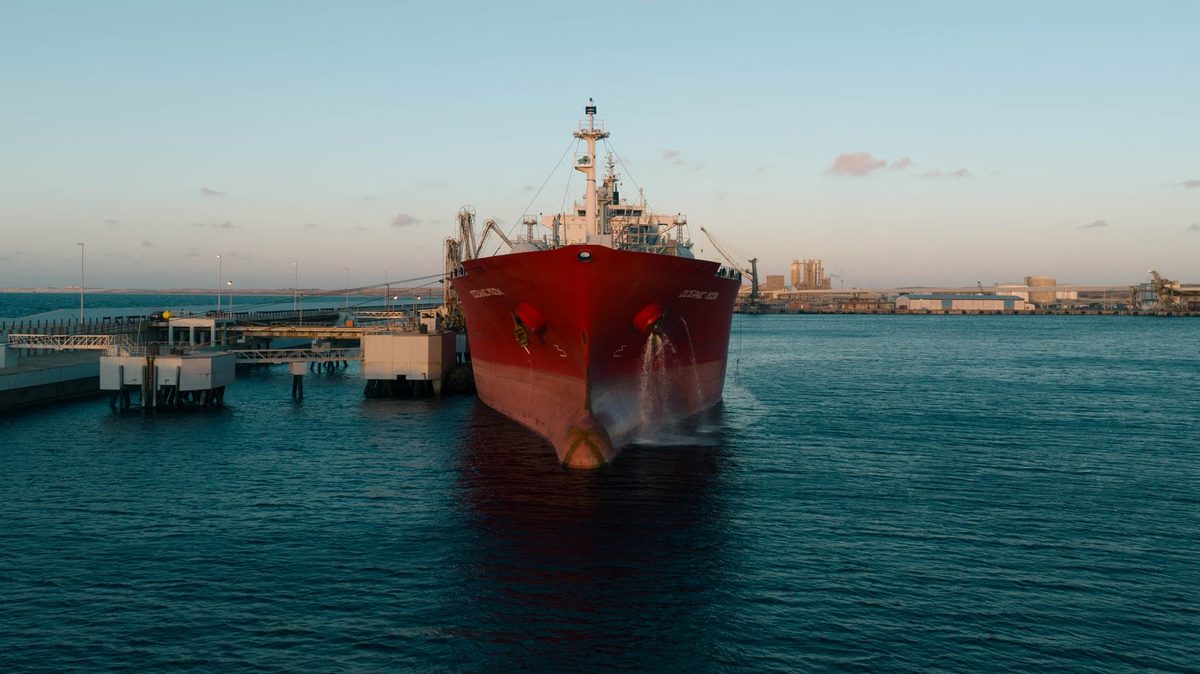 Iran meldet Treffer eines Öltankers in der Straße von Hormus