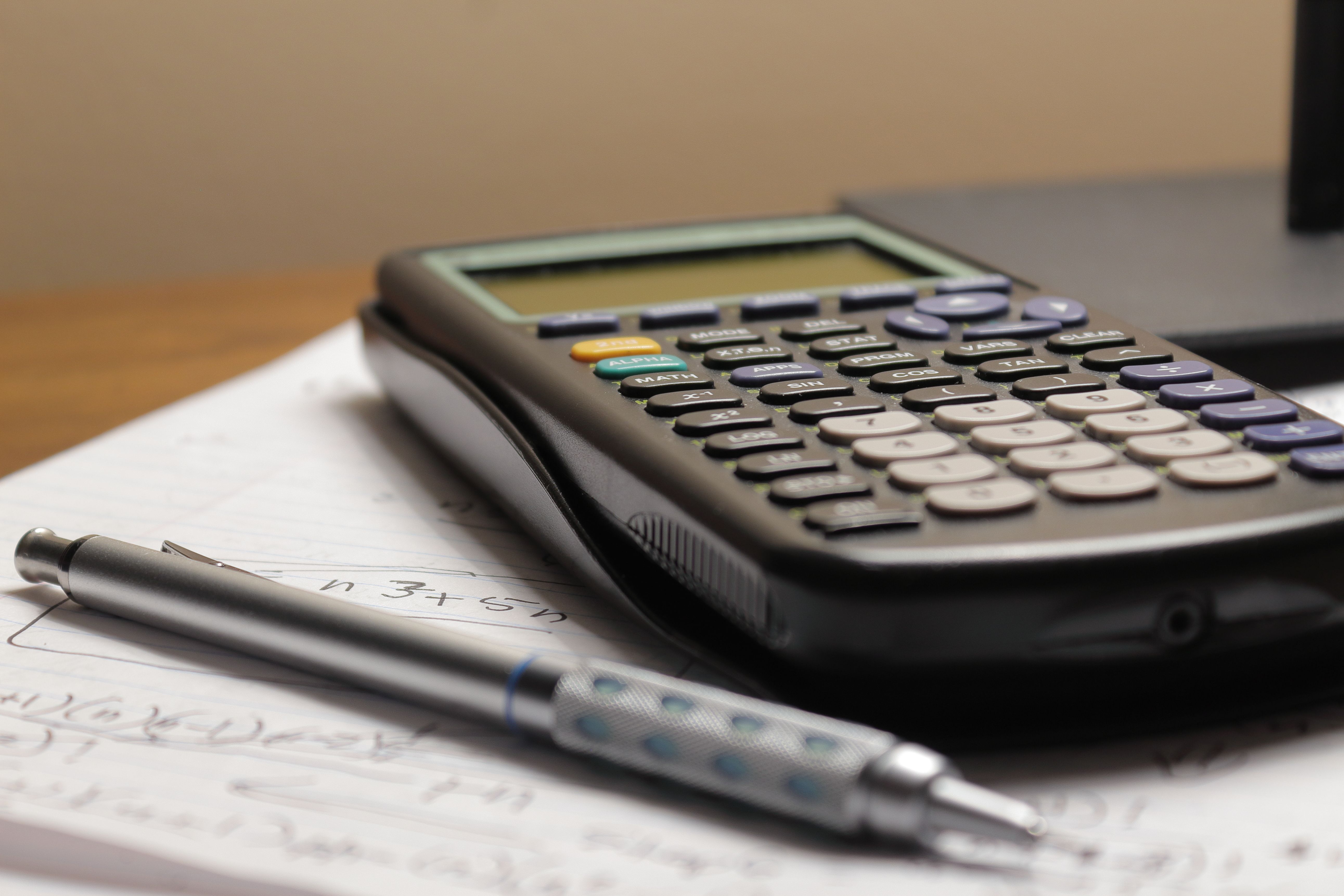 Irans neues Schuljahr beginnt unter großer finanzieller Belastung