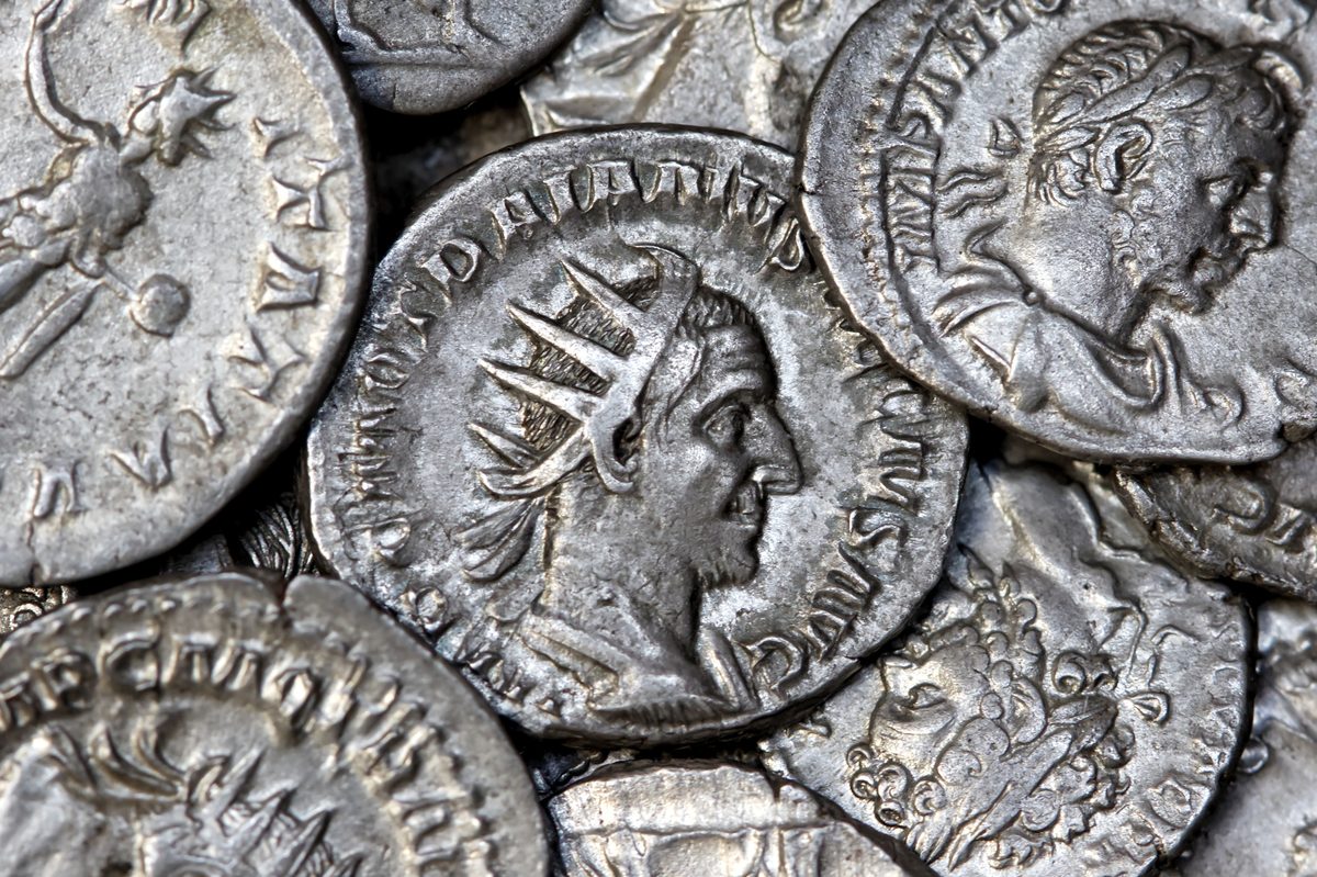 Amateurarchäologe entdeckt größten römischen Silberschatz Deutschlands