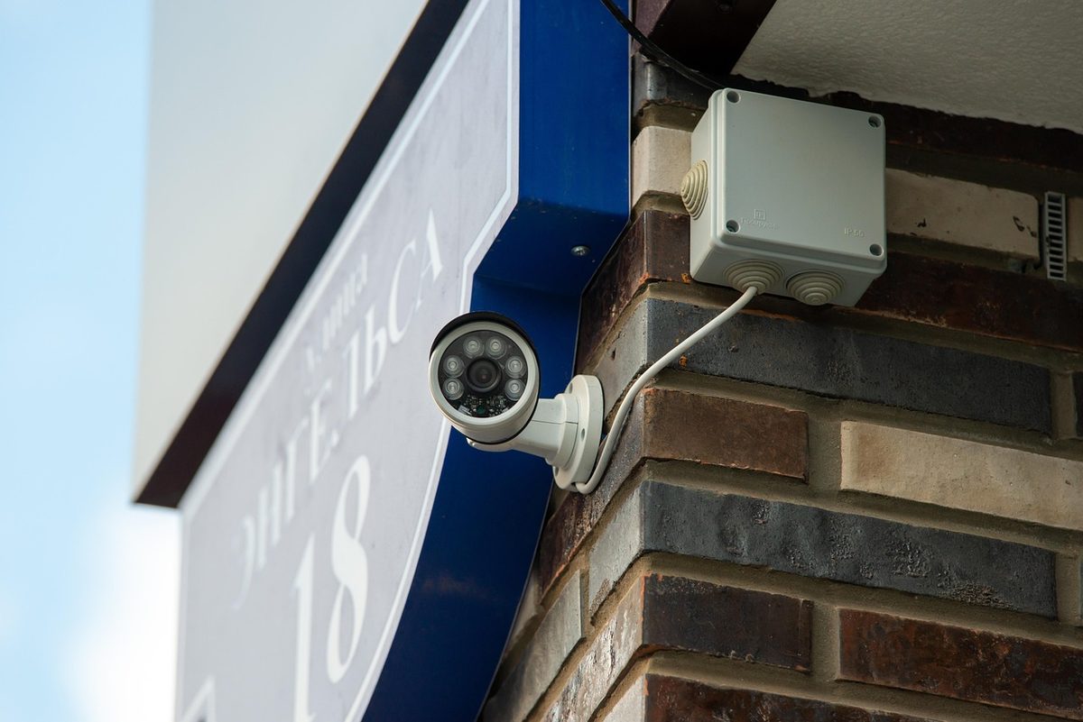 Frankreich ermittelt nach heimlichen Aufnahmen mit Smart Glasses