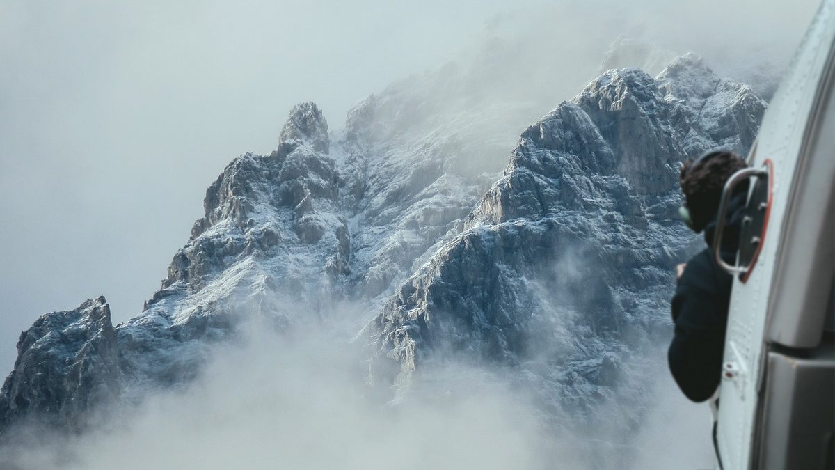 Rettungskräfte suchen nach Lawinenunglück in Nepal nach zwölf Vermissten