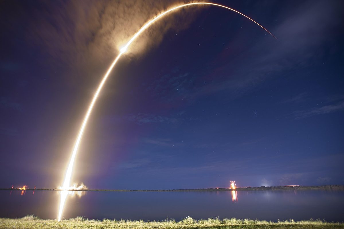 SpaceX’ Starship erreicht erstmals Erdumlaufbahn trotz Triebwerksproblem