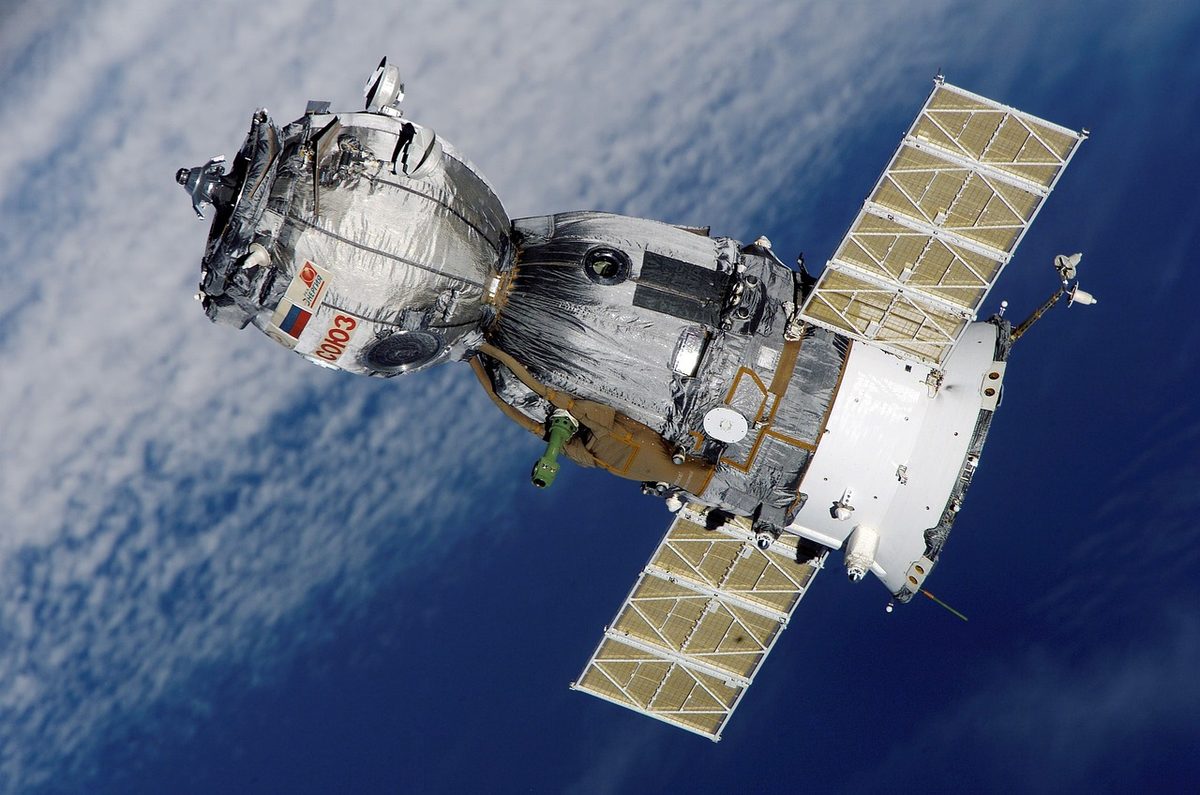 SpaceX bringt vier Astronauten für NASA zur ISS