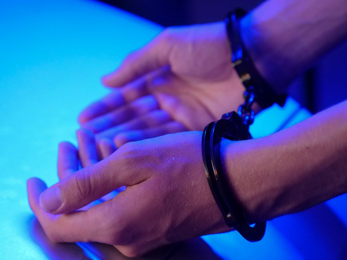 FBI nimmt Energiebehörden-Mitarbeiter wegen mutmaßlicher Huthi-Unterstützung fest