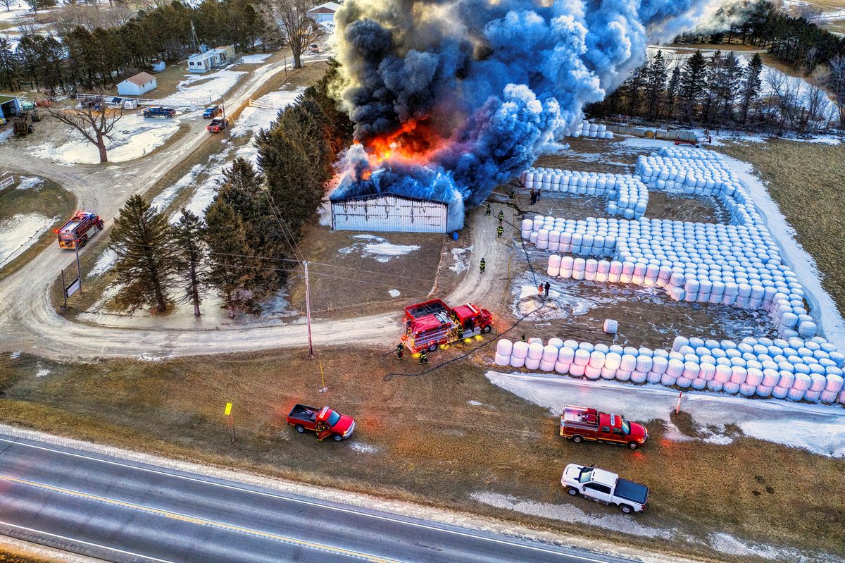 Großbrand auf Gehöft in Henstedt-Ulzburg: 100 Kälber verendet