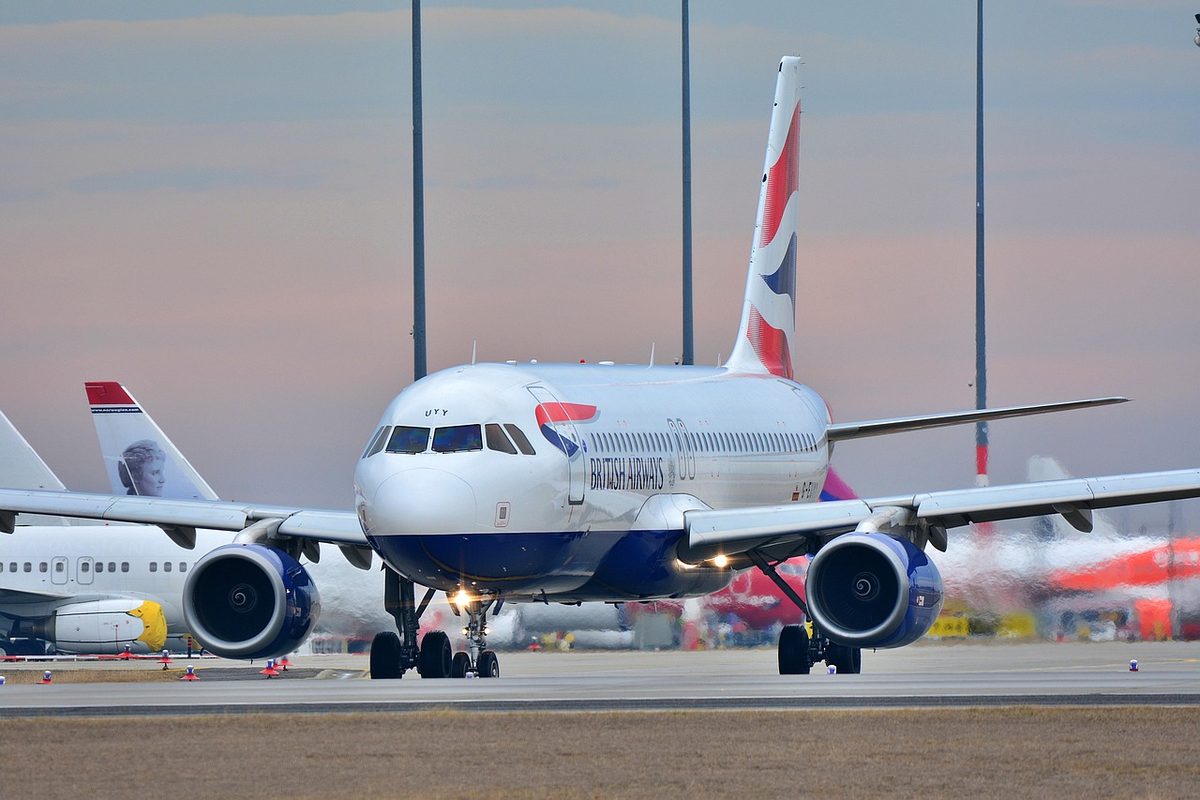 Erster Rückführungsflug aus den Emiraten landet in Tel Aviv