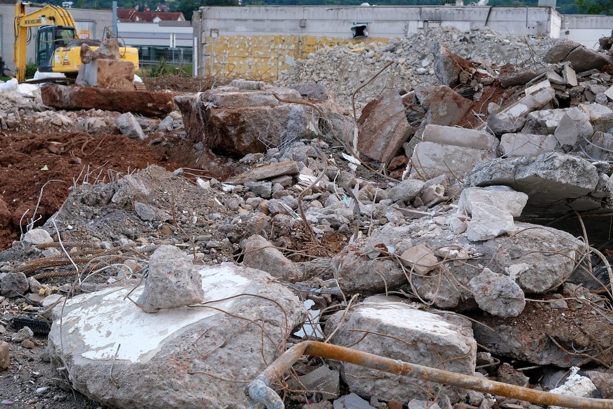 Gleitbombenangriff auf Saporischschja fordert mindestens 15 Tote