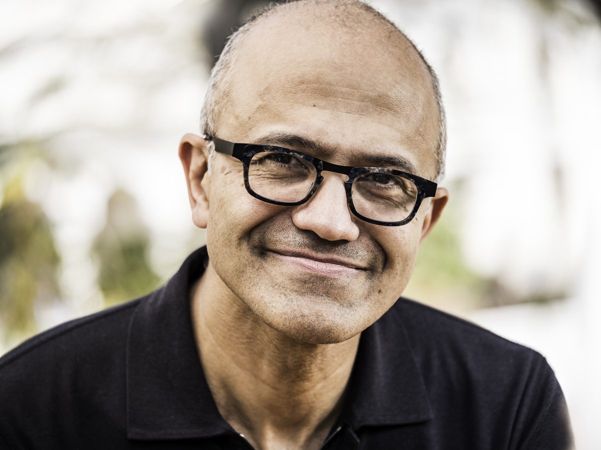 Nadella verlangt jederzeit stoppbare KI-Systeme