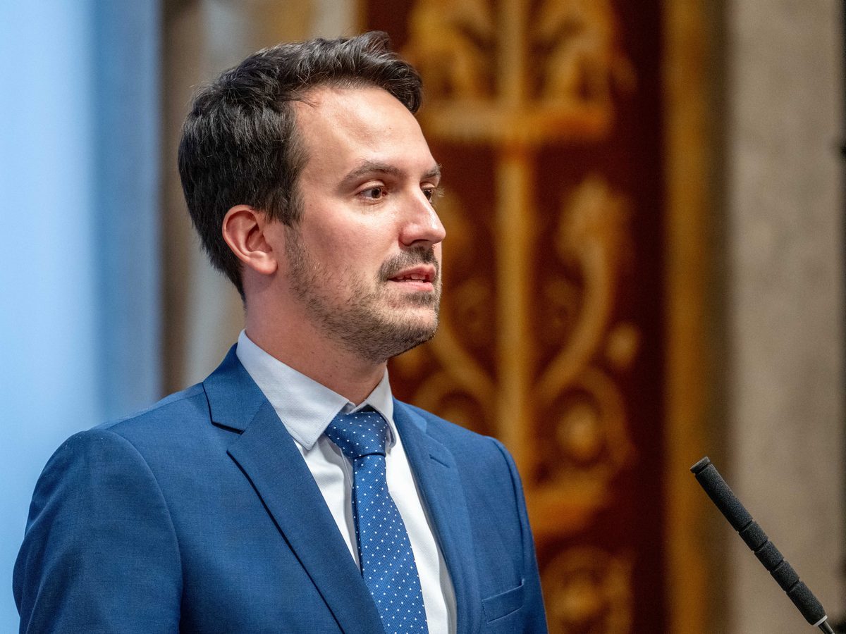 Bildungsressort prüft Einschränkungen für Smartbrillen im Unterricht
