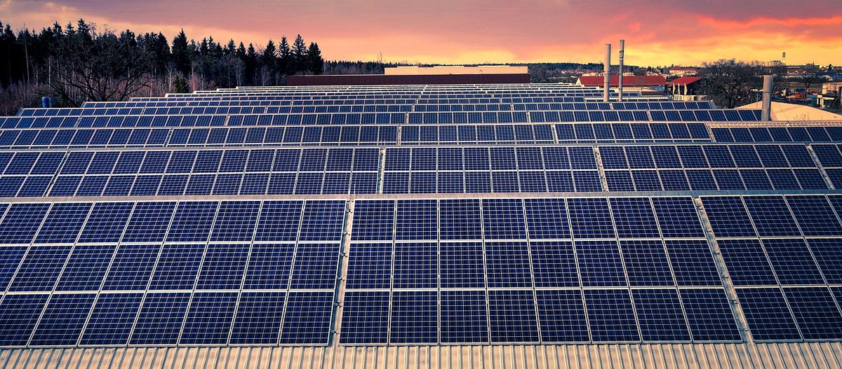 Elf Verbände kritisieren höhere Netzgrundpreise für Solaranlagen ab 2029