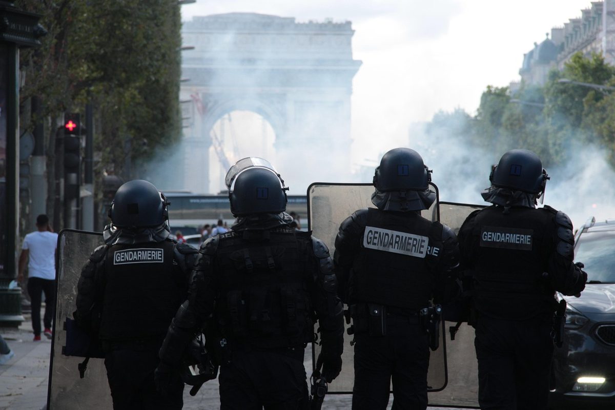 Ausschreitungen bei landesweitem Protesttag in Frankreich: Rathaus in Limoges brennt aus