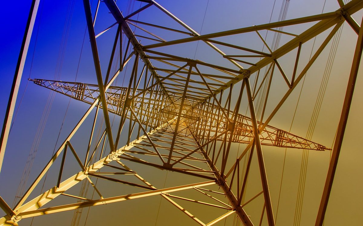 Haushalte zahlen 2027 etwas mehr für Strom- und Gasnetze