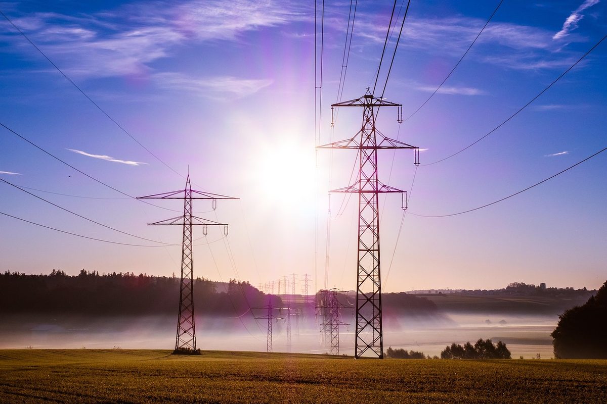 Beschädigter Strommast womöglich Ursache für Stromausfall an der Westküste