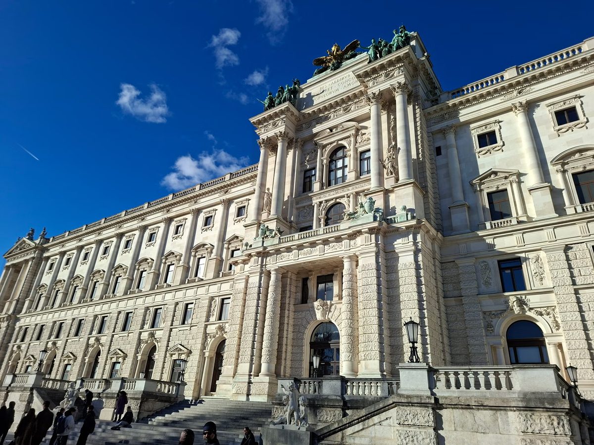 Umfrage sieht Schweizer Neutralitätsinitiative vor deutlicher Niederlage